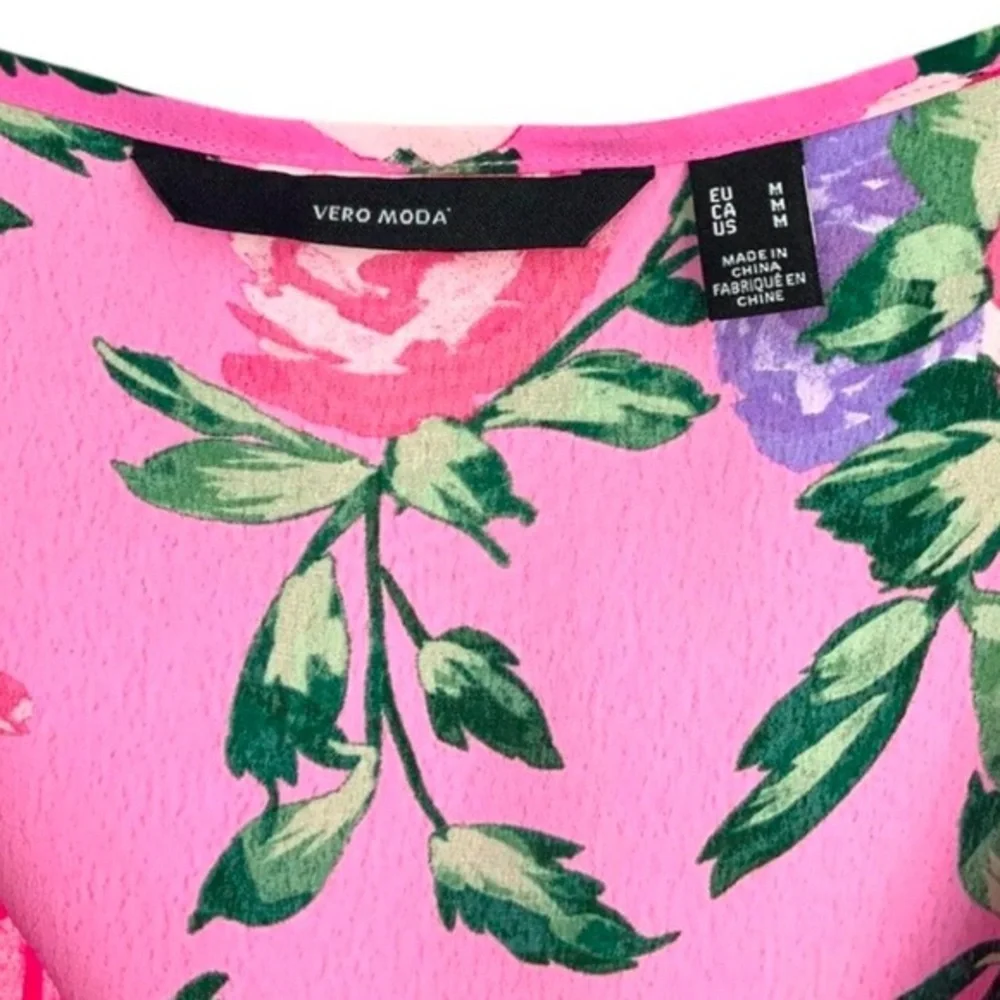 Vero Moda Nya Catch top‎ Medium Barbie pink floral tie bust babydoll crop NWT